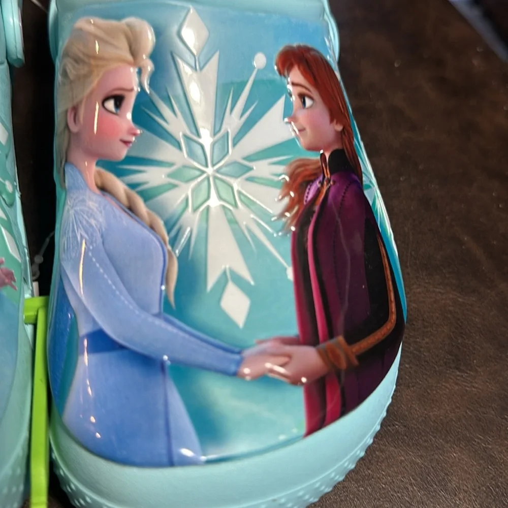 CROCS DISNEY FROZEN II CLOGS: BLUE: NEW WITH TAGS: SIZE 3